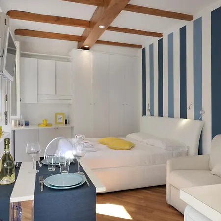 Montenapoleone In The Heart Of - Location Possible Appartement Milaan